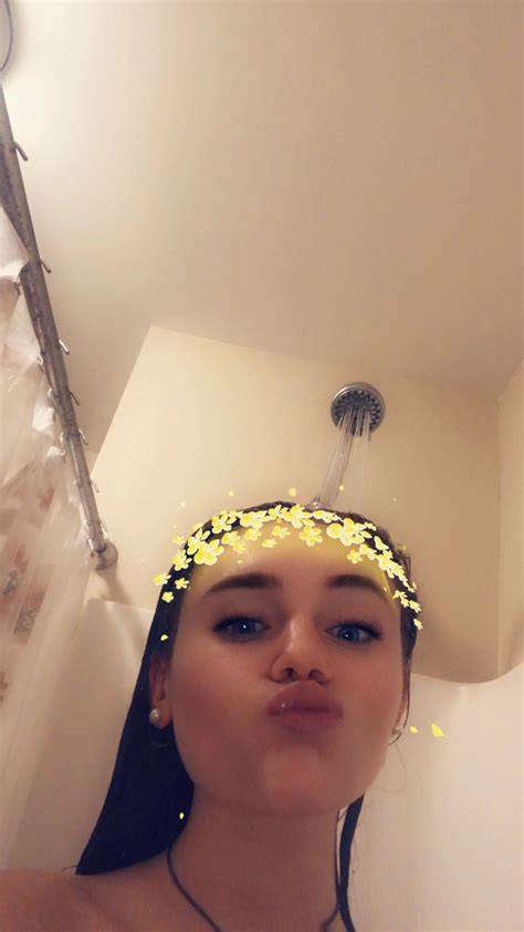 selfie nudes snapchat