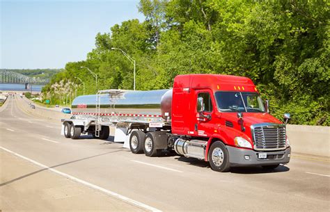 semi truck driver Archives - Foodliner