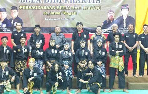 SENAM JURUS PSHT 🧑‍🏭 Pengertian Pencak Silat: Sejarah, Teknik Dasar, Jurus dan Peraturan