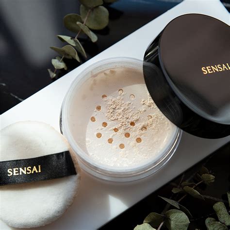 sensai translucent loose powder