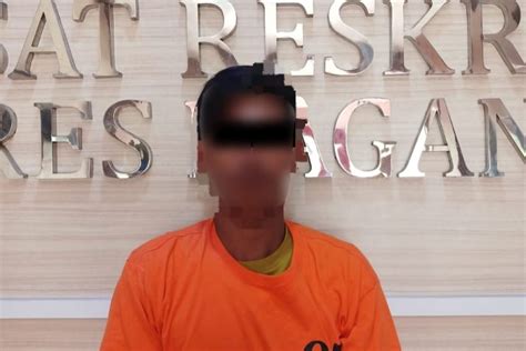 Seorang Pria Ditangkap Polisi Karena Menyebarkan Foto Asusila Cara Membuka Aplikasi Porno - Cara Membuka Aplikasi Porno