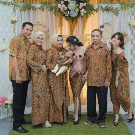 Seragam Pernikahan Keluarga Midya Balikpapan Harga Grosir Seragam Batik Untuk Acara Pernikahan - Harga Grosir Seragam Batik Untuk Acara Pernikahan