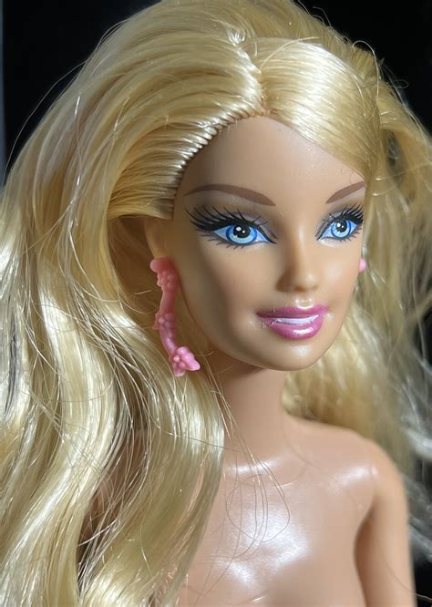 sexy doll nude
