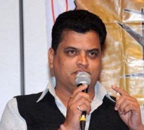 sharad ponkshe biography samples