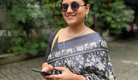 shashwati pimplikar biography sample