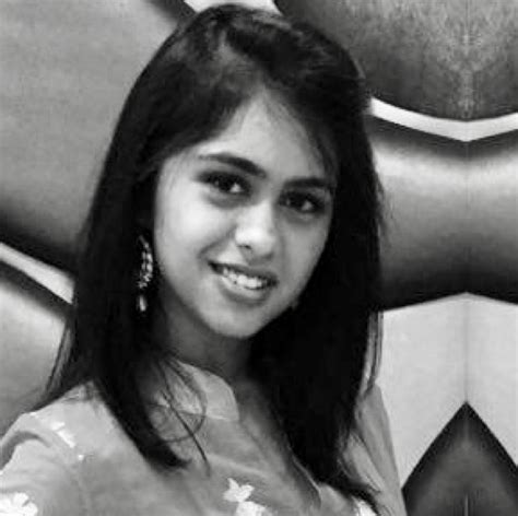 shivani narang biography