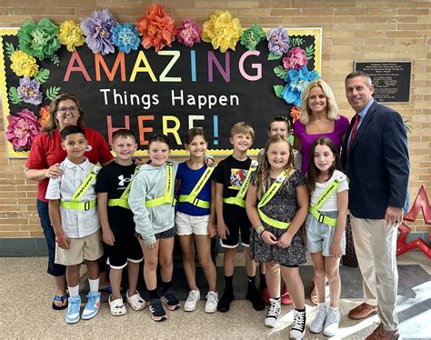 short biography of albert schweitzer elementary