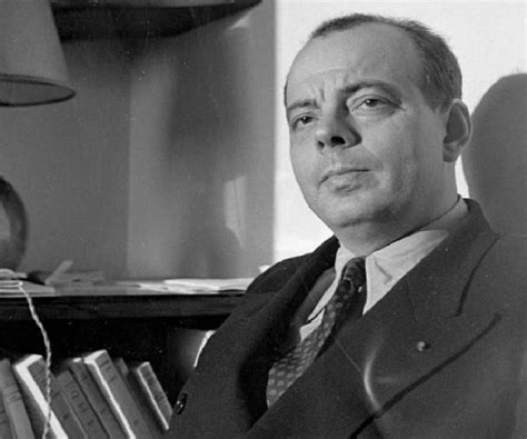 short biography of antoine de saint-exupery