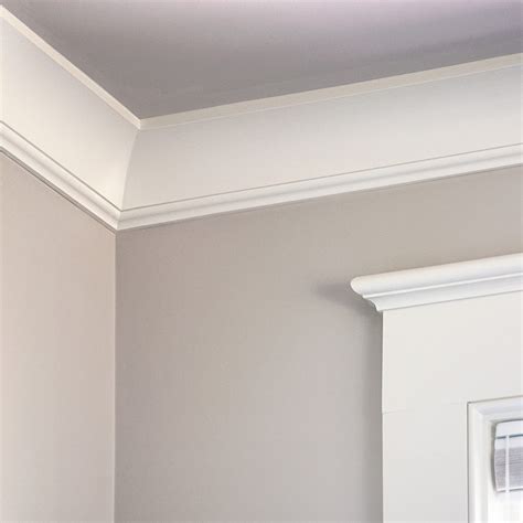 should a bathroom have crown molding?