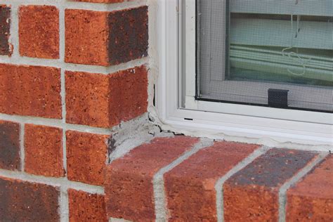 Should The Top Exterior Of A Window Be Caulked?