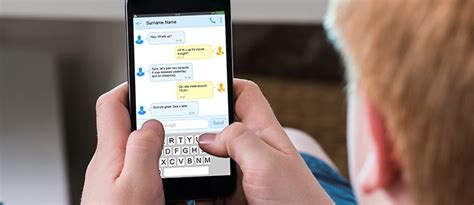 should parents read their childs text messages today