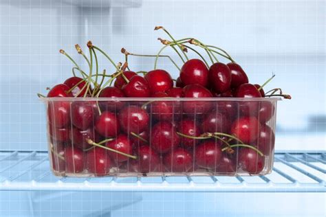 should you keep cherries in the fridge