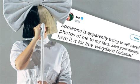 Sia The Bot