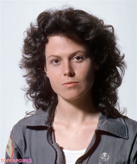 sigourney weaver naked photos