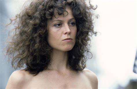 sigourny weaver nude