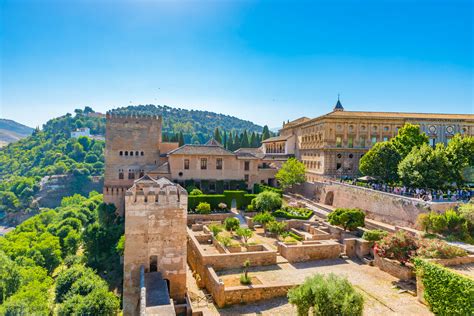 Silueta de la Alhambra: un icono de la belleza andaluza