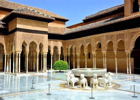 Silueta de la Alhambra, una joya arquitectónica española