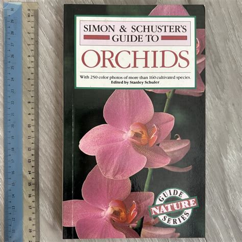 Simon And Schusters Guide To Pet Birds