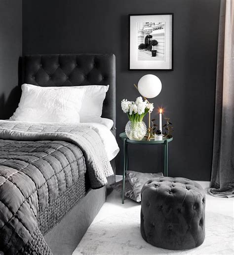 Simple Black Bedrooms