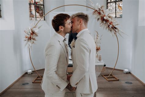 simple gay wedding ideas