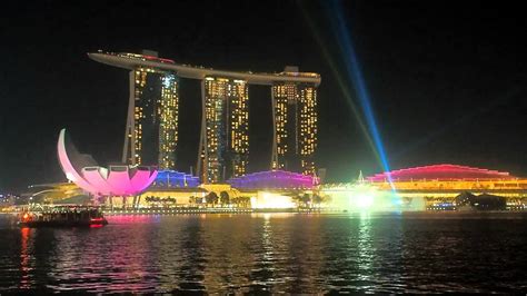 singapore casino with boat on top