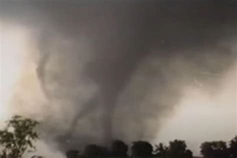 single men in tornado