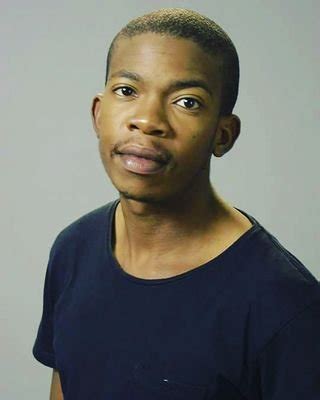 sipho mhlongo biography examples