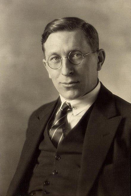 sir frederick banting biography examples