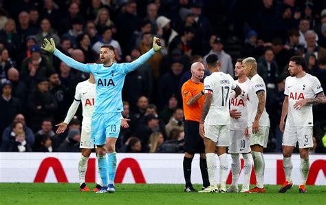 SKOR TOTTENHAM VS MAN CITY：Bekuk Nottingham, Man City Akhirnya Keluar dari Masa Sulit - IDN