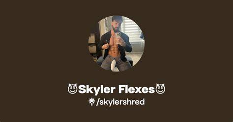 skyler flexes nude