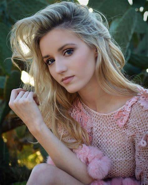 sloane avery nude