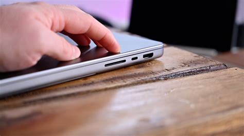slot macbook 