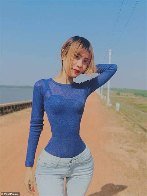 small waist nude