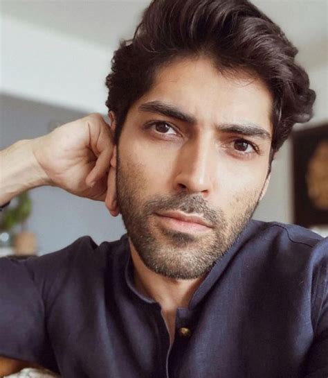 smaran sahu biography examples