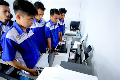 Smk Ti Airlangga Samarinda Siswa Kelas Xi Multimedia Baju Jurusan Multimedia Smk - Baju Jurusan Multimedia Smk