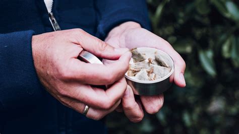 snuff | Snuff l g T in Anh Vit