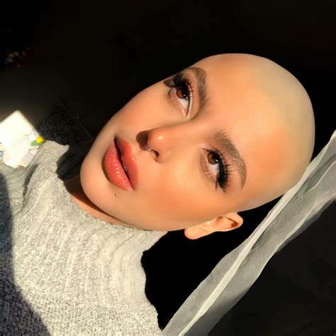 Sofia Pedrazzoli Shaving