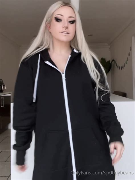 sp00pybeans OnlyFans leaked content