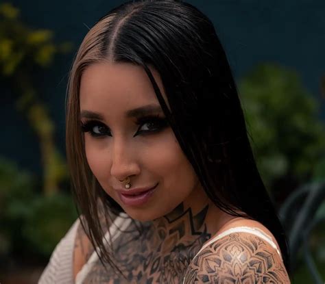 split tongue bri nude