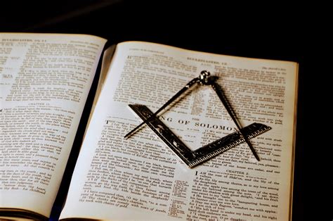 Square And Compass