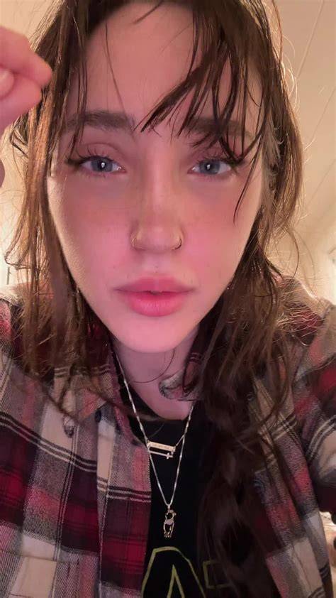 starisstarving nude
