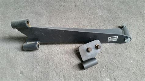 steering box/frame brace Pirate 4x4