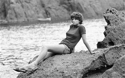 stefania sandrelli nude