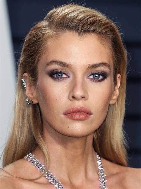 stella maxwell nude