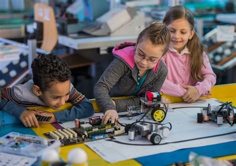 Stem Centers Are Making Science Education More Accessible Science Making - Science Making