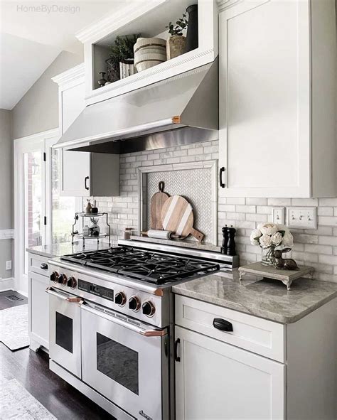 stove next to wall backsplash