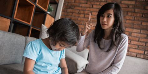 STRICT PARENTS APA ARTINYA - Kenali Apa itu Strict Parents, Tanda, dan Dampaknya pada Anak