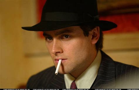 stuart townsend actor smoking cigars