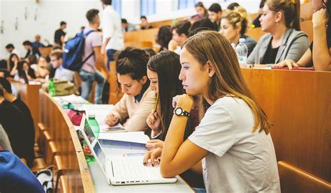 Studiare All' Università