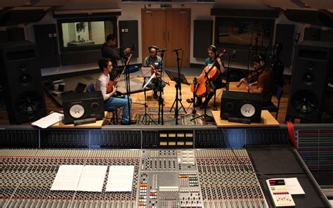 Studio And Live Sound Engineering